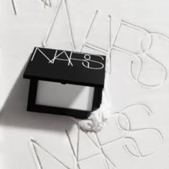 NARS  Light Reflecting Pressed Setting Powder - Picture 5 of 9